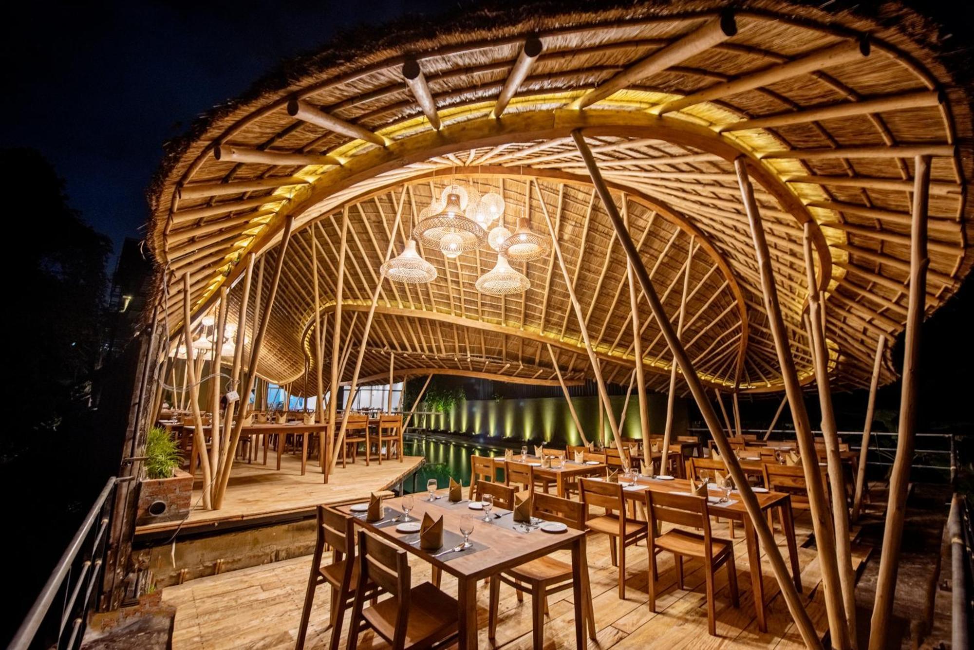 White Moon Resort Gampaha Kültér fotó